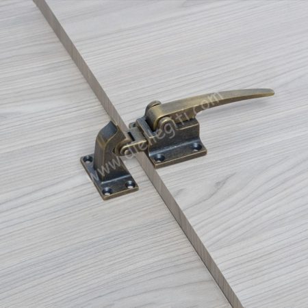 CHIUSURA GHIACCIAIA 991/2 OTTONE ANTICATO
